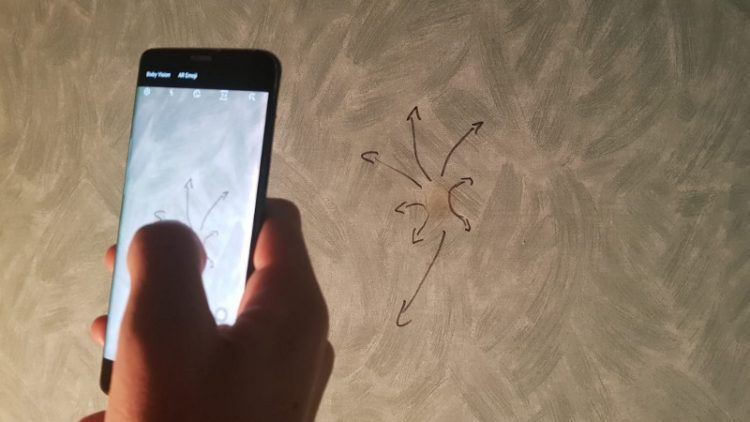Trace et lieu : hybridation des espaces physiques et virtuels