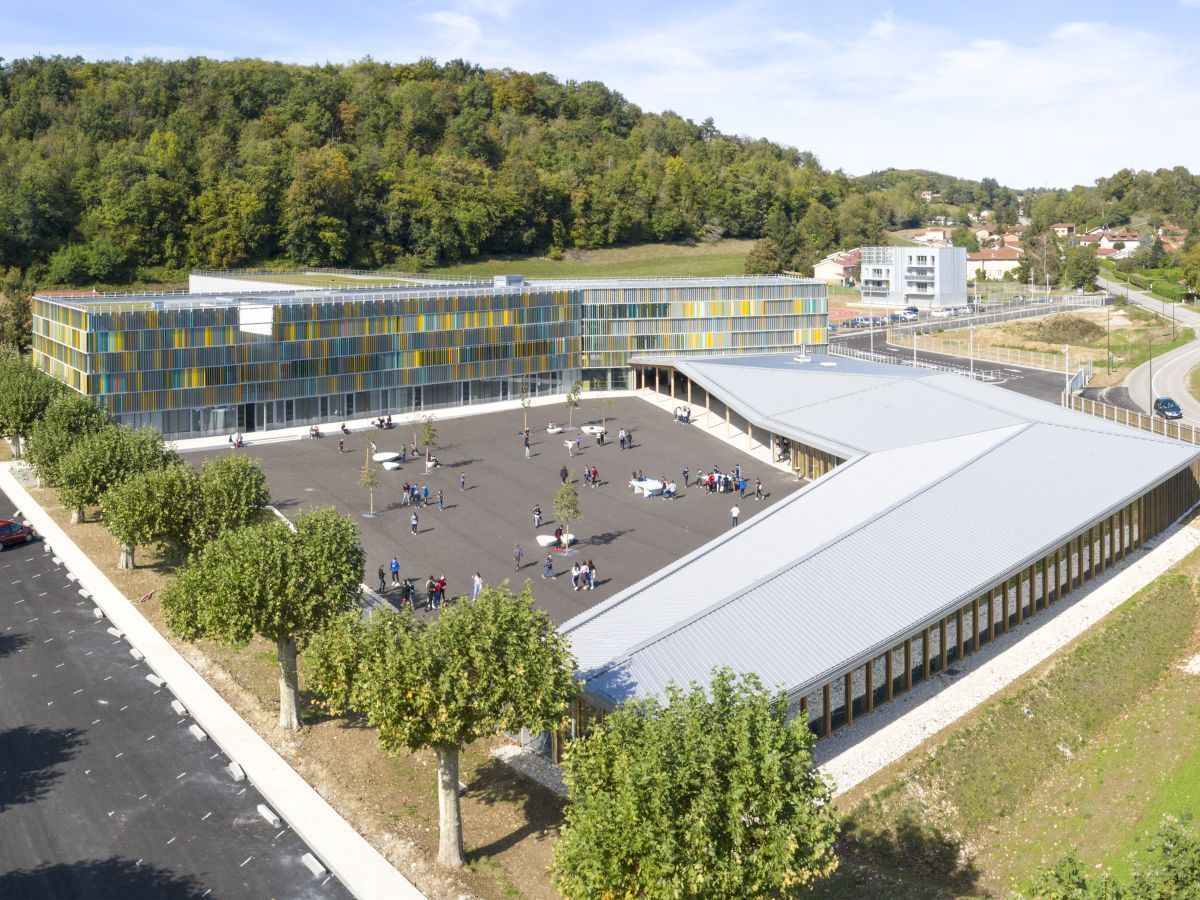 En Isère, un collège "innovant et durable" sort de terre
