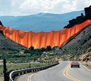 Hommage à Christo: voyage à la redécouverte de ses œuvres manifestes 