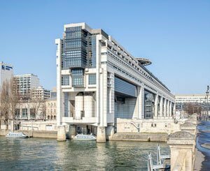 Les organisations patronales réunies en "Conseil des entreprises" à Bercy