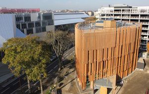 Décarboner le bâtiment: la filière bois doit quadrupler sa part de marché en France en 10 ans