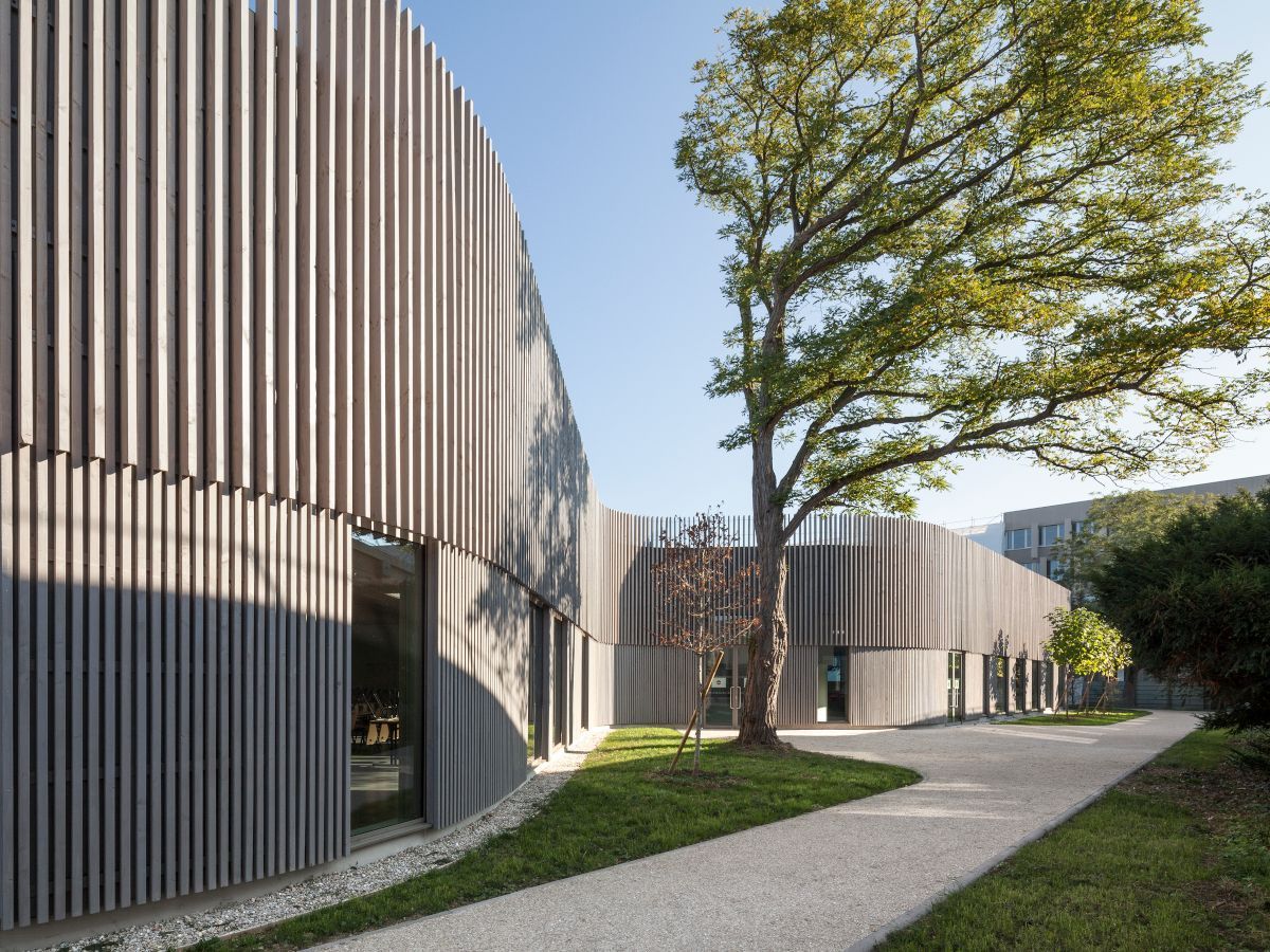 Un lycée-campus rénové à Corbeil-Essonnes