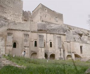 Visitez l'abbaye de Montmajour, au cœur du pays d'Arles !