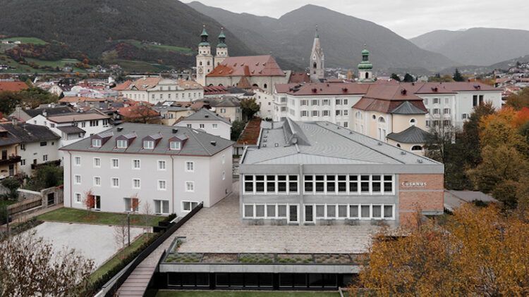 De l’ancien, du nouveau… L’académie Cusanus (Italie) par Modusarchitectes