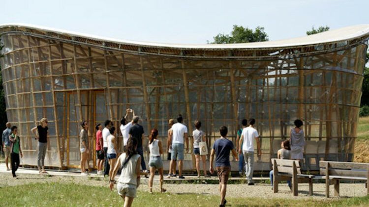 Le centre d’architecture Boisbuchet menacé d’être enseveli sous le lisier