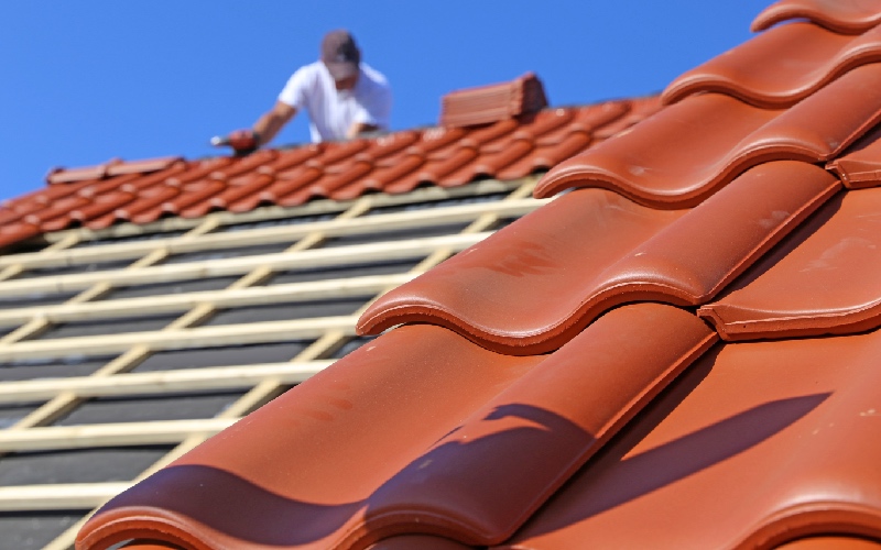 couverture en tuiles l activite est restee stable dans la renovation debut 2025