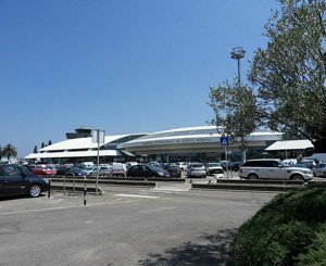 Les ports et aéroports de Corse bloqués par un mouvement social spontané