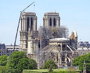 Notre-Dame de Paris : le délicat démontage de l'échafaudage commence
