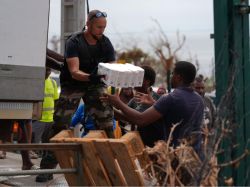 Mayotte : E. Macron promet "une loi spéciale" pour accélérer la reconstruction 