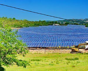 ZE Energy et la Banque des Territoires développent des centrales solaires hybrides photovoltaïque et stockage