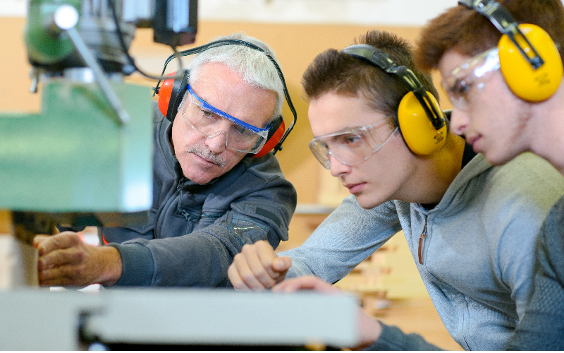 apprentissage la capeb d fend les tpe face la baisse des aides