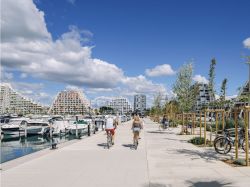 La Grande Motte dévoile sa nouvelle promenade sur le port