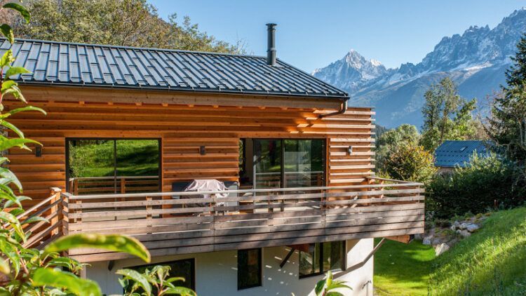 A Chamonix, du raccard à Caraccard, selon Chevallier Architectes