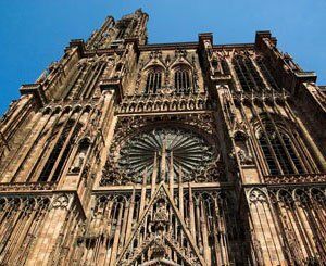 Émoi à Strasbourg après la disparition du "rayon vert" de la cathédrale