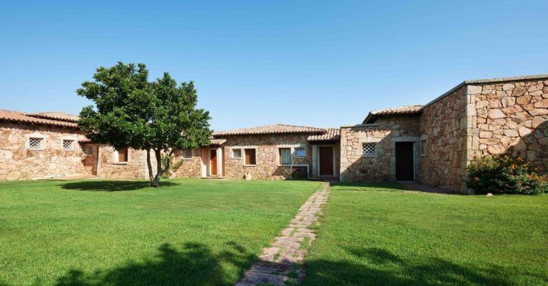 Une maison pierre italienne conçue pour vivre comme dans un bateau