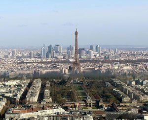 A Paris, la densité urbaine fait de la résistance malgré le Covid