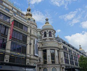 Fermé depuis mi-mars, le grand magasin Printemps Haussmann à Paris a rouvert