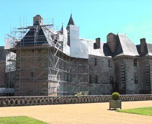 Le chantier du château de Carrouges par la start-up Studio Sherlock