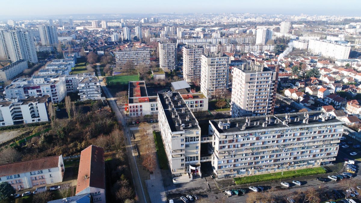 À gauche, on estime que le gouvernement Barnier a "oublié" les quartiers populaires