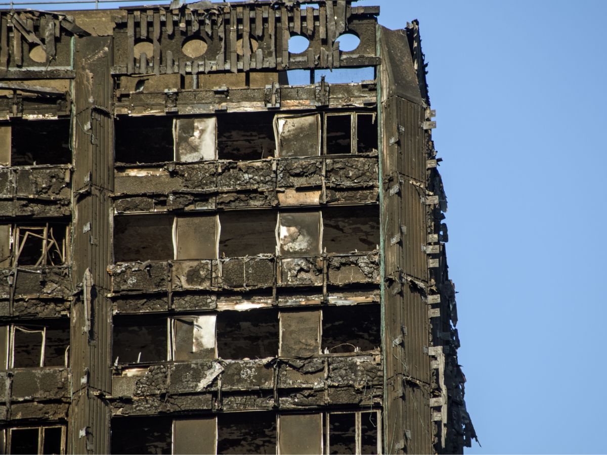 Incendie de la tour Grenfell : le rapport final, accablant pour les intervenants, est paru