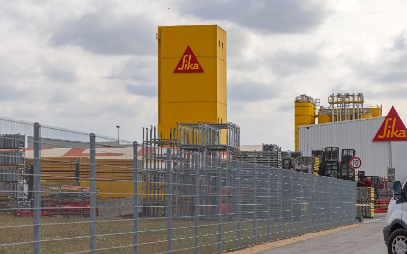 face aux droits de douane sika se montre confiant et prudent pour 2025
