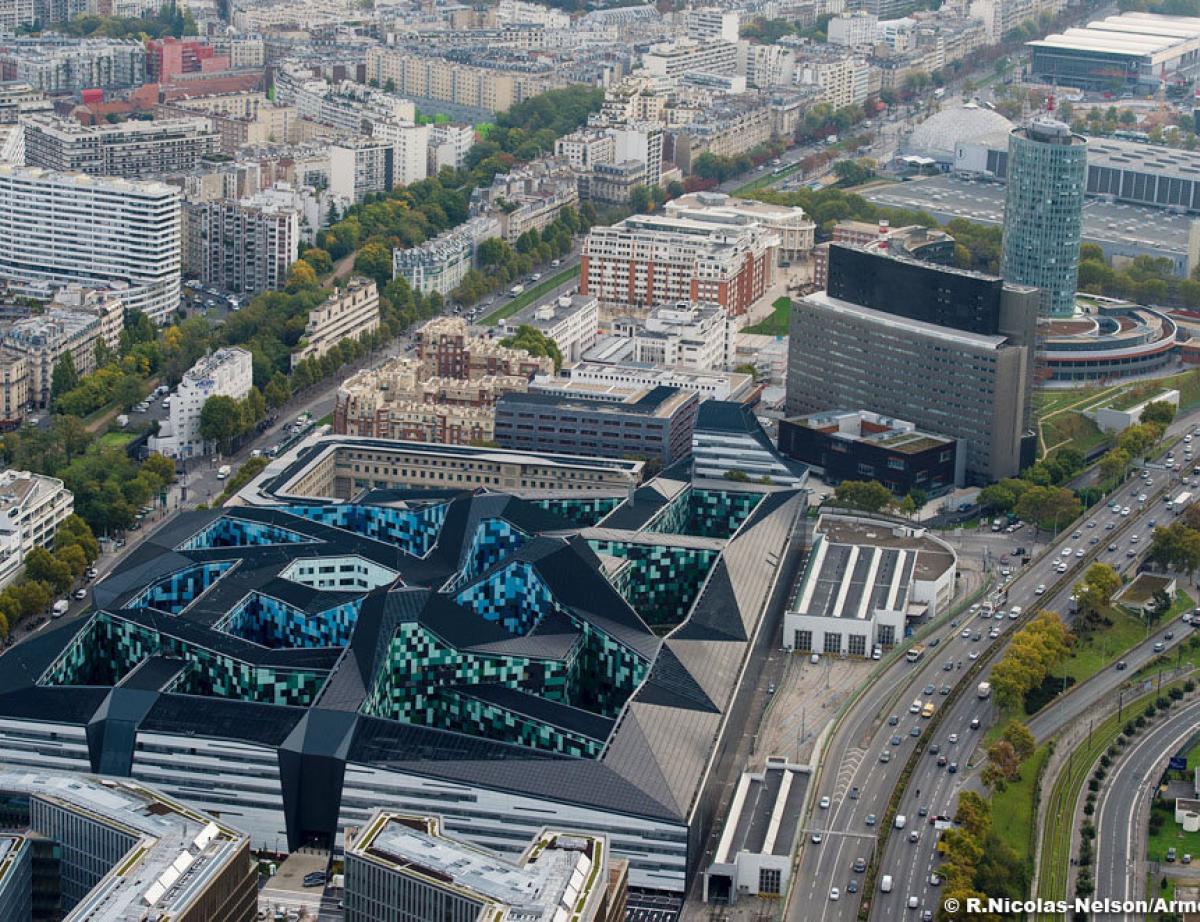 Attribution du marché du "Pentagone français": un procès s'ouvre à Paris