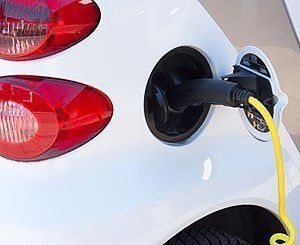 Total inaugure sa millième station-service à panneaux solaires