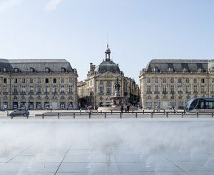 Transformée et embellie, Bordeaux a grandi et ses problèmes aussi