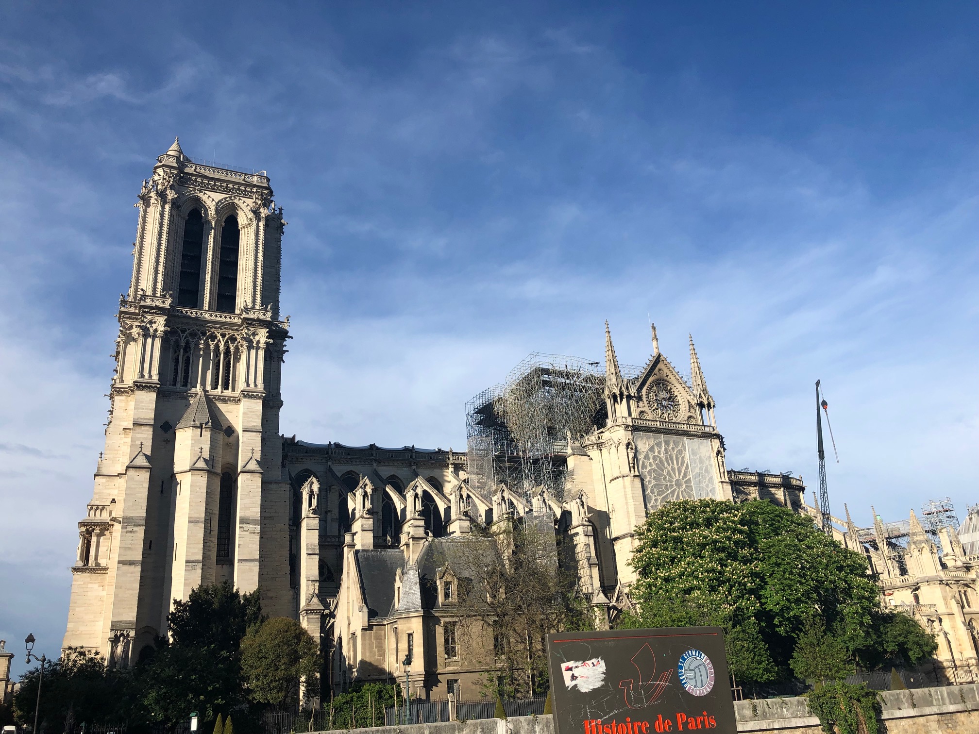 La dépollution au plomb continue autour de Notre-Dame de Paris