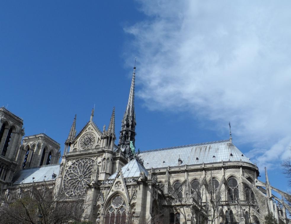 L'architecte chargé de Notre-Dame appelle à refaire la flèche "à l'identique"