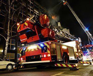 La hantise du retour dans une barre d'immeuble à Marseille dégradée et incendiée