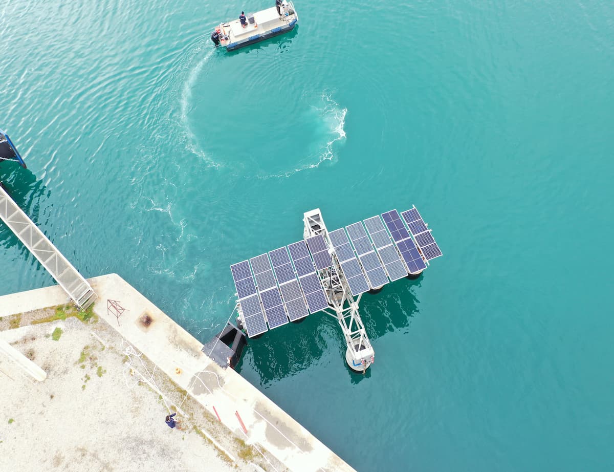 Une ferme de panneaux photovoltaïques implantée en mer, première en France