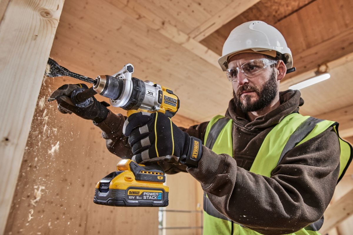 DeWalt complète sa gamme Perform & Protect avec la nouvelle perceuse visseuse DCD1007