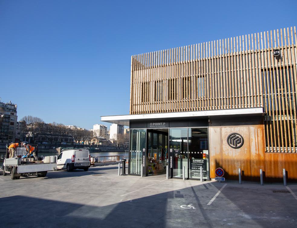 Point.P inaugure une agence modèle en bord de Seine à Paris