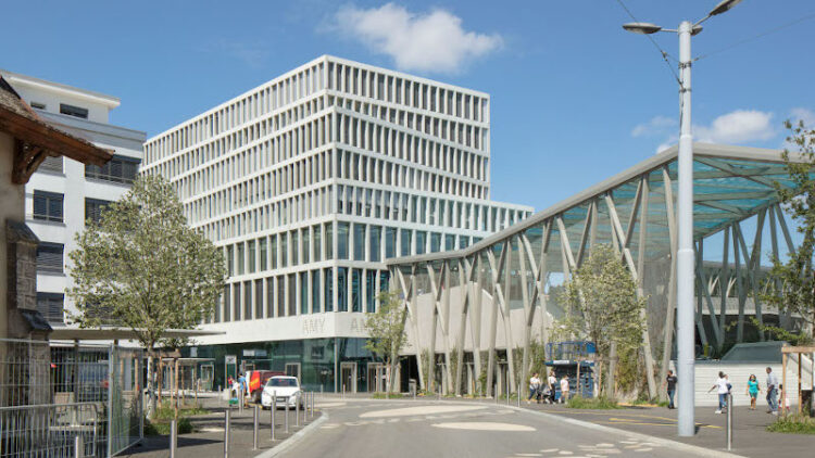 À Renens (Suisse), un immeuble mixte signé FRES Architectes