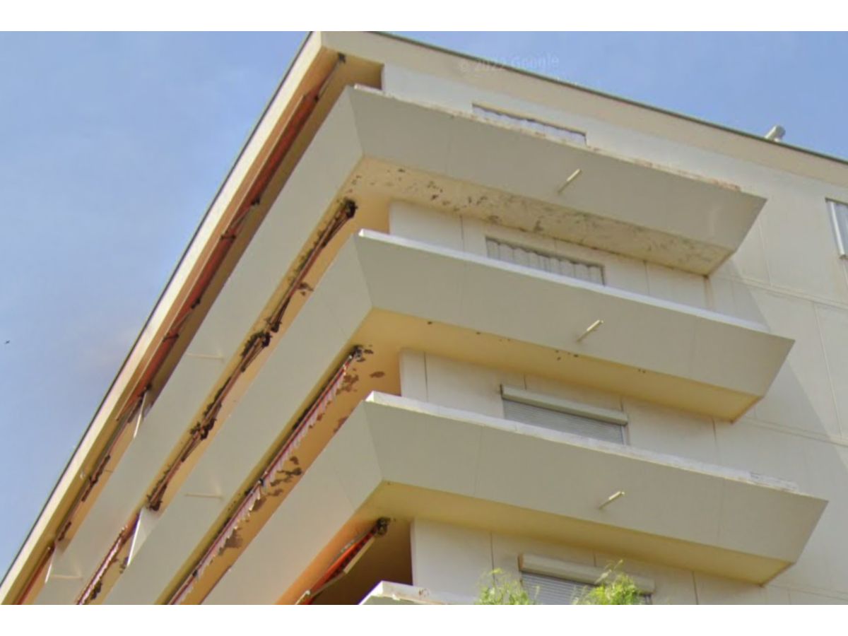 A Antibes, sept balcons d'un même immeuble s'effondrent