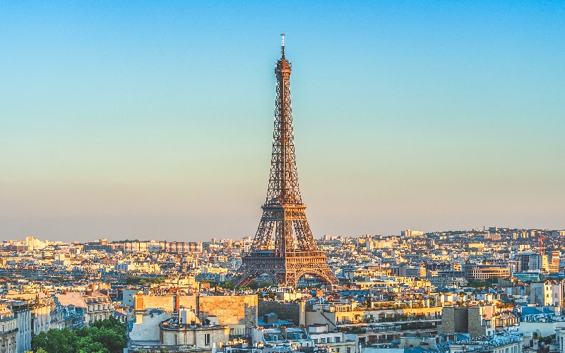 tour eiffel un chantier de renovation hors norme bientot acheve