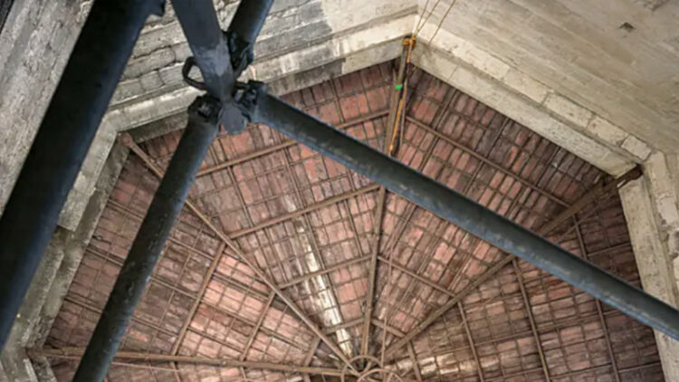 Beffrois et complots dans les tours de Notre-Dame