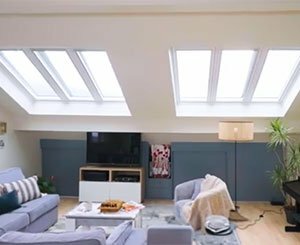 Transformer un salon dans les combles grâce à la lumière : les astuces d'une architecte d'intérieur