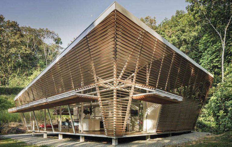 Impressionnante maison bois bioclimatique au Costa Rica
