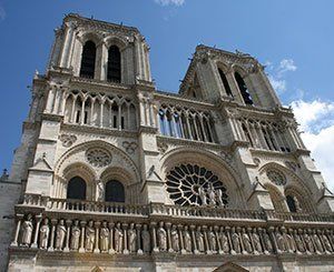 Un article clé du projet de loi Notre-Dame supprimé en commission à l'Assemblée faute de majorité