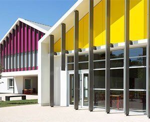 La solution artCOLOR Skygrey par Rheinzink pour le Centre de Loisirs du site de La Borde