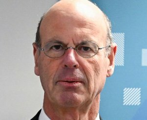 Eric Lombard veut laisser les partenaires sociaux débattre du financement du modèle social