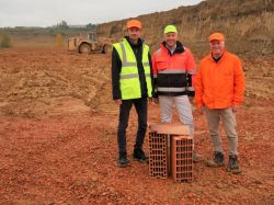 Trois acteurs de la terre cuite unis pour valoriser des terres de chantier à Toulouse