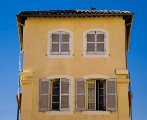 Le Gouvernement renforce la coordination de la lutte contre l’habitat indigne et les sanctions contre les marchands de sommeil