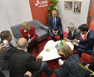 La CAPEB profite de la venue de Valérie Létard sur Batimat pour lui demander des précisions à la suite des annonces du Premier ministre