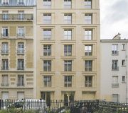 Manteau de pierre massive pour neuf logements sociaux à Paris, par Raphaël Gabrion
