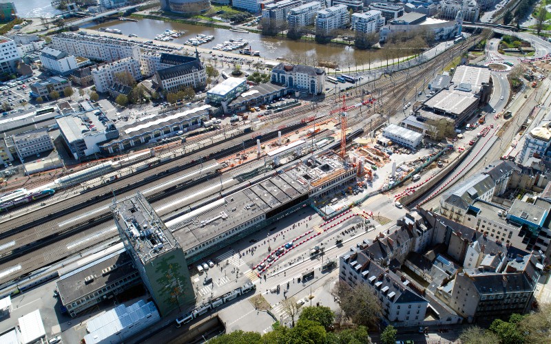 foncier ferroviaire la banque des territoires et sncf immobilier signent un partenariat