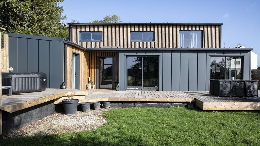 Maison en containers auto-construite