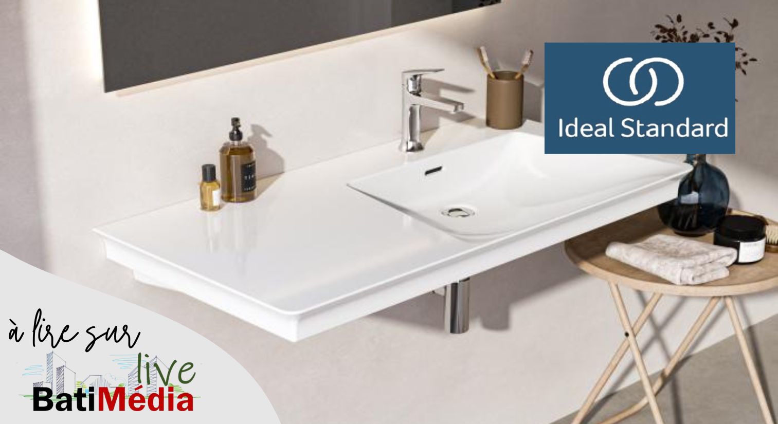 Esthétique et intemporel, le lavabo-plan asymétrique LA DOLCE VITA : une solution pensée pour tous et pour tous les environnements